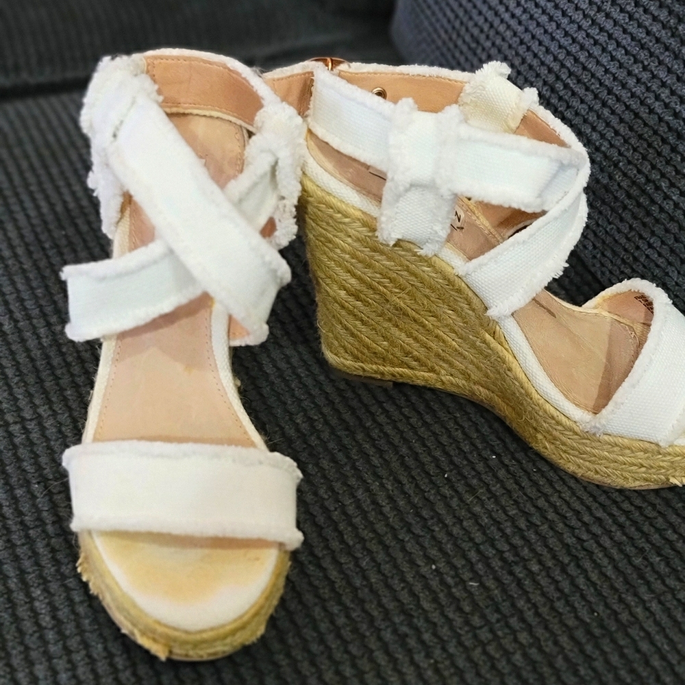 STEVE MADDEN WEDGE SANDALS SZ8